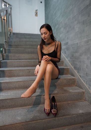 娇妻裸体交换俱乐部61_BD英语高清在线观看