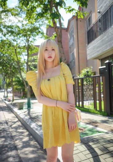 青草婷婷_720全集免费观看