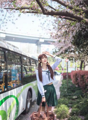 人人鲁免费播放视频在线观看_国产剧高清完整版
